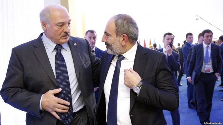Lukaşenko Nikolu bu cür pərt etdi – Video