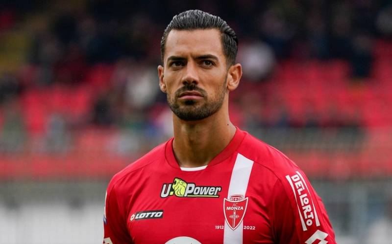 Bıçaqlı hücuma məruz qalan futbolçu 2 ay oynaya bilməyəcək 