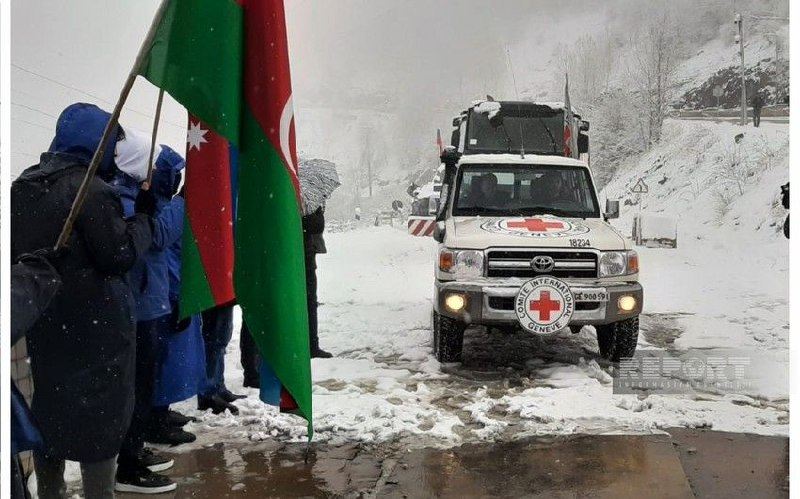 Xankəndi-Laçın yolunda BQXK-nin avtomobilləri maneəsiz hərəkət ediblər - FOTO