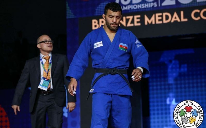Böyük Dəbilqə: Səid Mollayi gümüş, Hidayət Heydərov bürünc medal qazanıb 