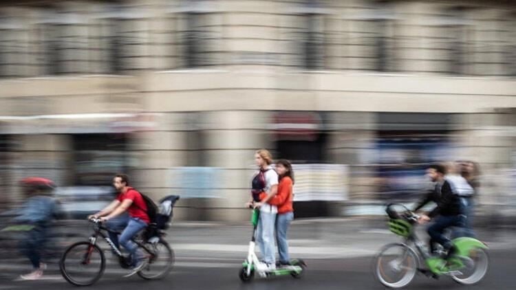 Paris elektron skuterlərin kirayəsini qadağan edən ilk şəhər oldu 