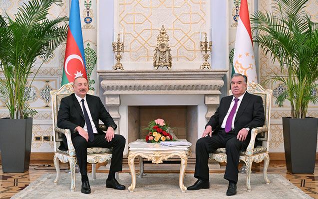 Prezidentlər təkbətək görüşdülər - Foto 