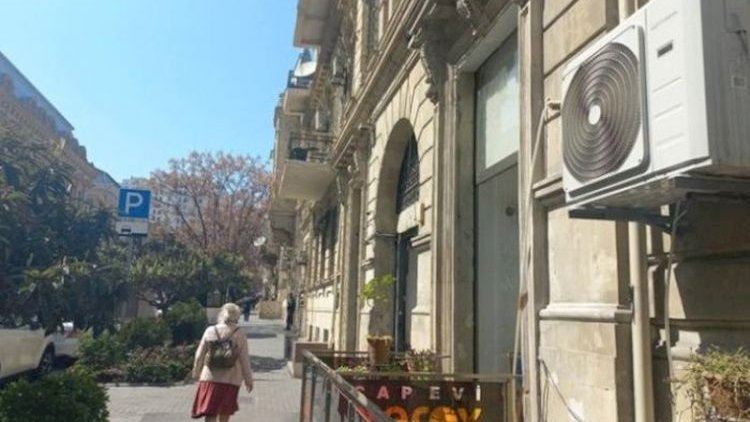 İranın Bakıdakı səfirliyindən bayraq çıxarıldı 
