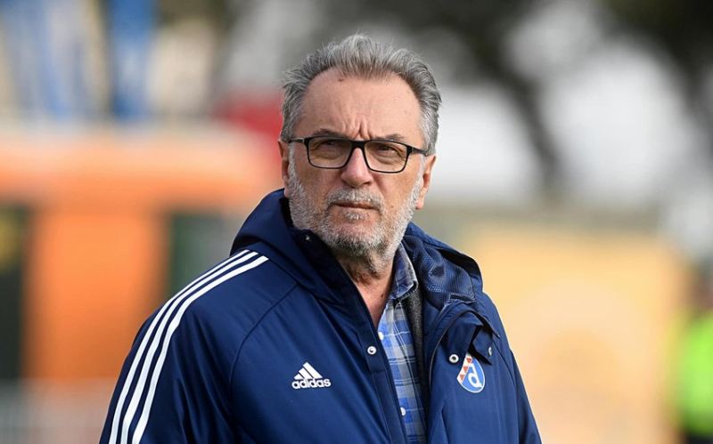 Mahir Emrelinin klubu baş məşqçisi ilə vidalaşıb 