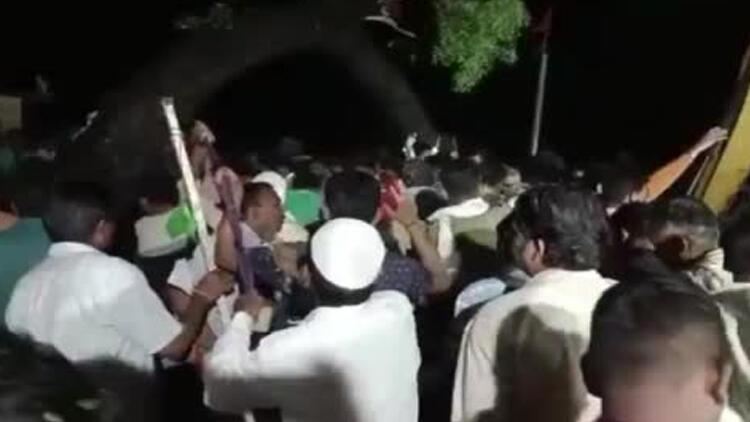 Hindistanda ağac məbədin üzərinə aşıb: 7 nəfər ölüb, 30 nəfər yaralanıb