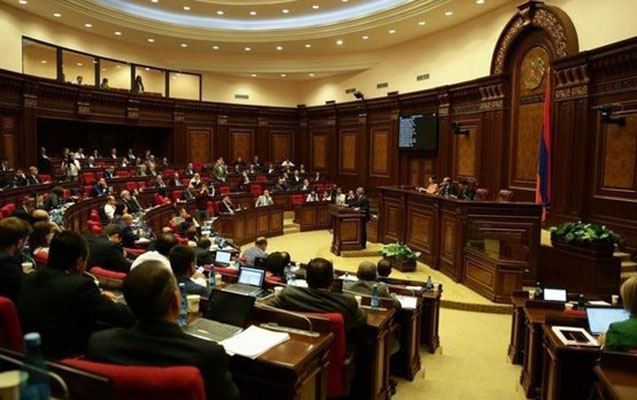 Ermənistan parlamentinin iclası yarımçıq qaldı 
