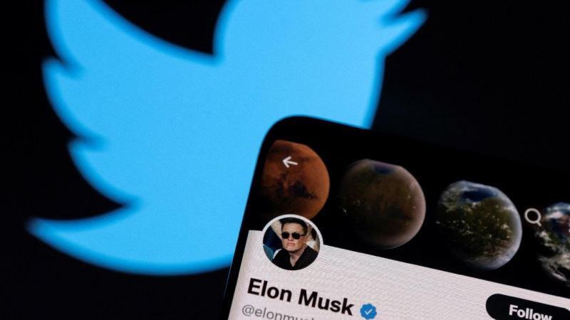 Elon Musk pulsuz mavi işarələrin nə vaxt çıxarılacağını açıqladı 