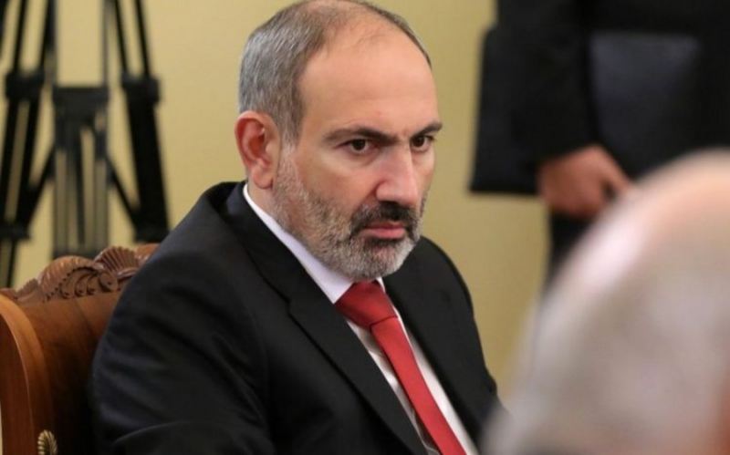 Paşinyana çətir atan qadına ittiham irəli sürülüb 
