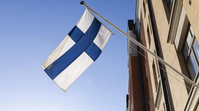 Finlandiya səfirliyinə içərisində batır olan məktublar göndərilib 
