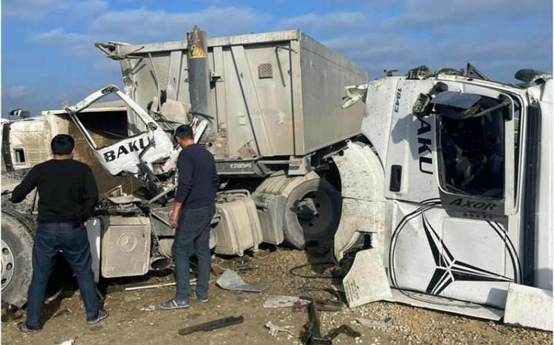 Bakıda dəhşətli qəza: yük maşını aşdı - Xəsarət alan var