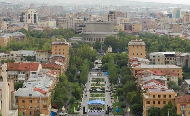 Saralidze: Bayrağı yandıran İrəvan çətin vəziyyətdədir 