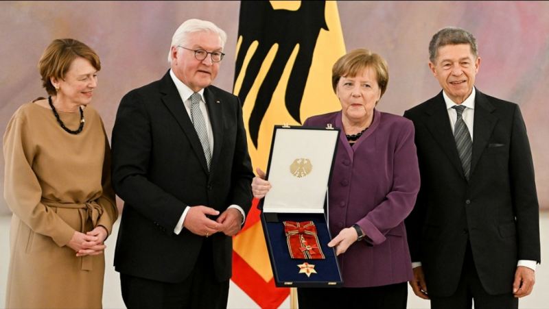 Almaniyanın keçmiş kansleri Angela Merkel ölkənin ən yüksək xidmət ordeni ilə təltif edili 