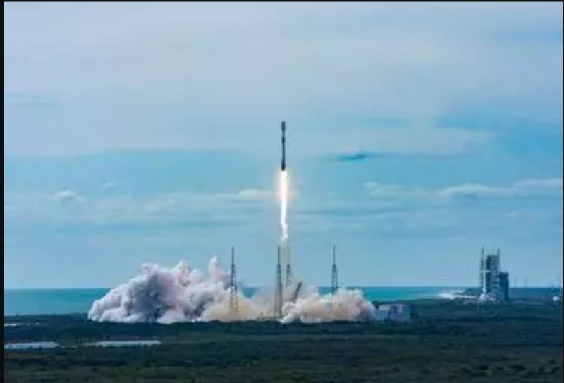 \"SpaceX\" kosmosa 21 ədəd  2-ci nəsil \"Starlink\" peykini buraxıb 