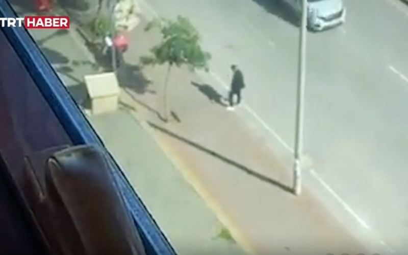 Türkiyədə AK Partinin təşkilatlarından birinin binasına 14 dəfə atəş açılıb 