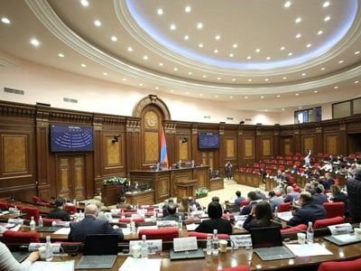 Ermənistanda müxalifət deputatlarına qırmızı kart: Daha seçilə bilməyəcəklər... (VİDEO)
