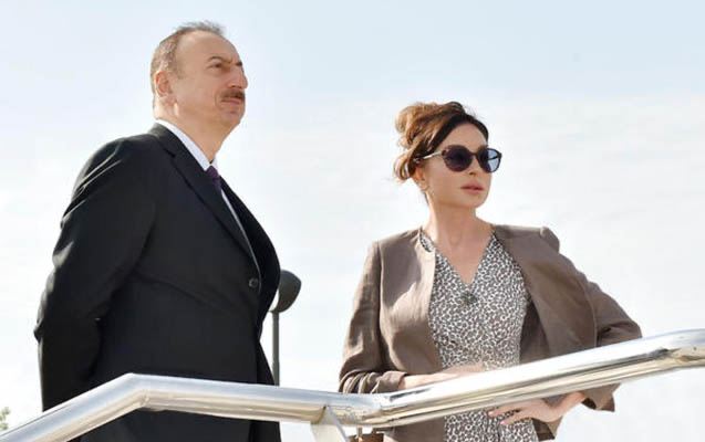 Prezidentlə xanımı “Cümə” məscidinin açılışında 