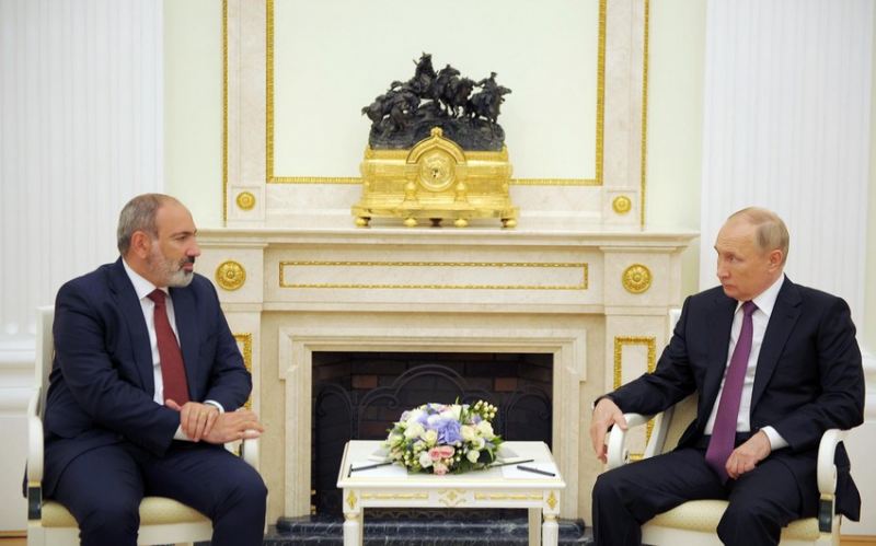 Putin və Paşinyan regiondakı vəziyyəti müzakirə ediblər 