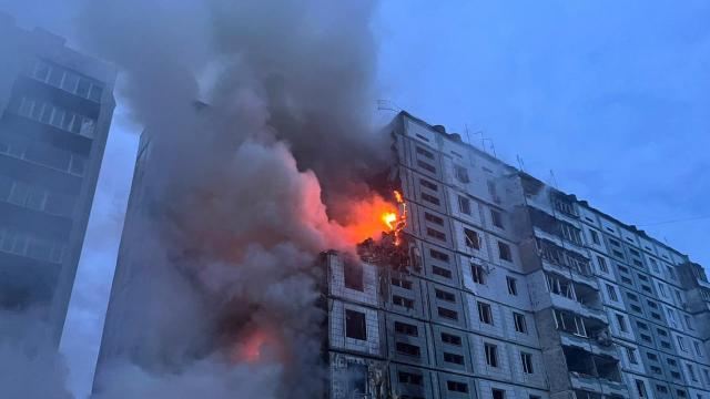 Rusiya ordusu Ukraynada binaları vurdu: 8 ölü