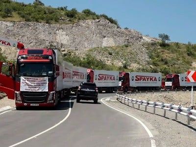 Ermənilərin şantaj xarakterli \"humanitar yükü\" hələ də sərhəddədir: \"Artıq xarab olmaq üzrədir...\"