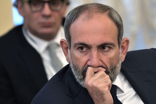 Paşinyan daha bir məmuru vəzifəsindən azad etdi 