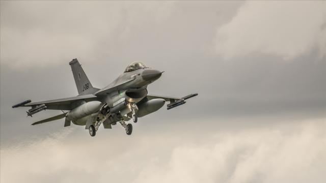 Hollandiya: ABŞ Ukraynaya F-16 döyüş təyyarələrinin çatdırılmasına icazə verdi 