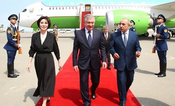 Mirziyayev və xanımı Azərbaycana gəldi 