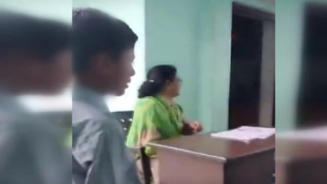 Hindistanda müsəlman şagirdə qarşı zorakılığın olduğu məktəb bağlanıb 
