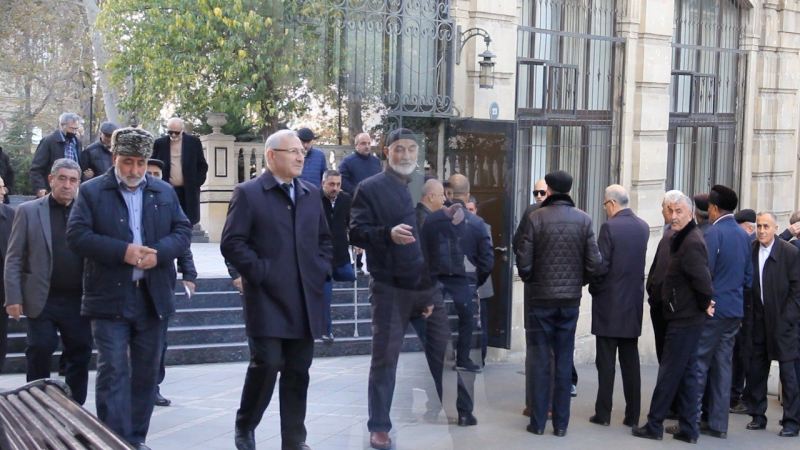 Diqqət! Konstitusiya Məhkəməsinin özəlləşdirmə çekləri ilə bağlı qərarı olacaq ... VİDEO