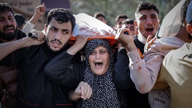 Qəzza Səhiyyə Nazirliyi: Ölənlərin 70 faizi qadın və uşaqlardır 