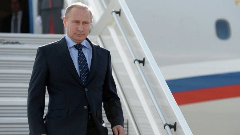 Putin Əbu-Dabiyə getdi 