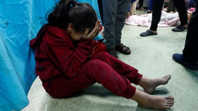 Qəzza Səhiyyə Nazirliyi: İsrail Kemal Advan Xəstəxanasını mühasirəyə aldı 