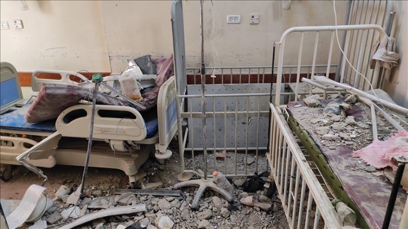İsrail Ordusu bir xəstəxanaya tanklarla hücum etdi: Səhiyyə işçilərini öldürdü 