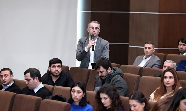 Bakı Baş Gömrük İdarəsinə mediatur təşkil edildi 