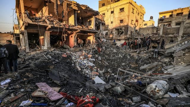 Böyük Britaniyanın keçmiş müdafiə nazirindən xəbərdarlıq: İsrail Qəzzada hüquqi zəmini itirib 