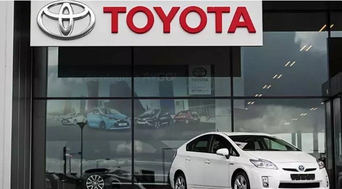 Toyota 1 milyondan çox avtomobilini geri çağırdı 