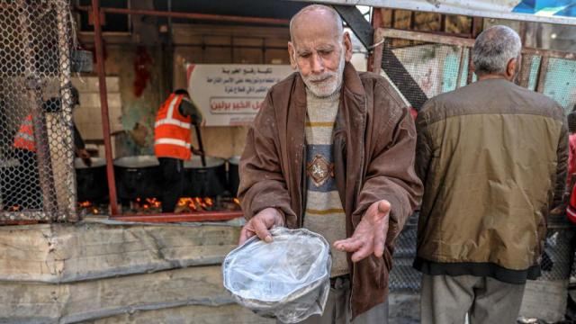İsrail ordusunun rəsmisi Qəzzada ərzaq qıtlığını inkar edir 