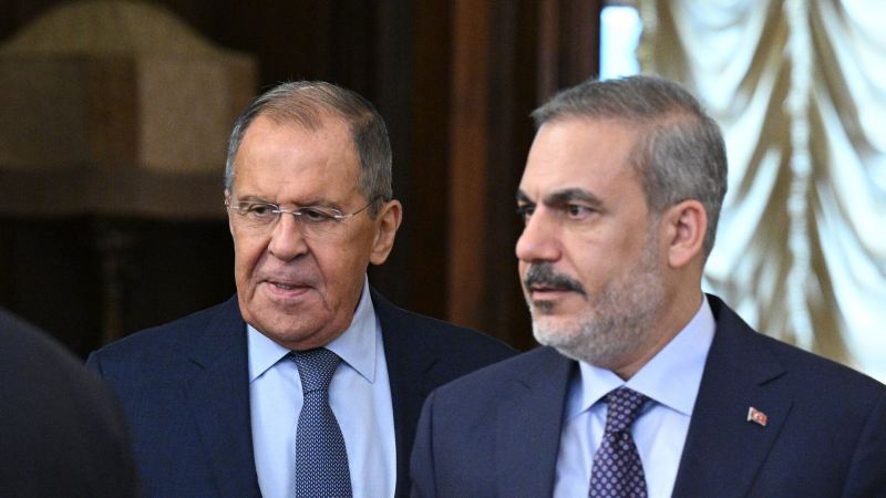 Hakan Fidan rusiyalı həmkarı Lavrovla danışdı 