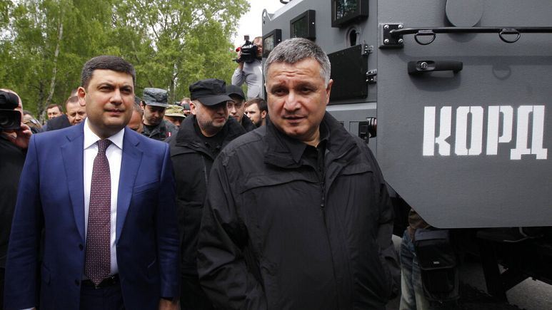 Ukraynada geniş korrupsiya əməliyyatı: keçmiş daxili işlər naziri...