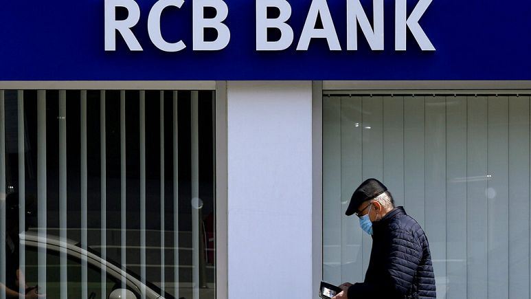 İran və Rusiya bankları Qərb sanksiyalarına qarşı əməkdaşlıq edəcək 