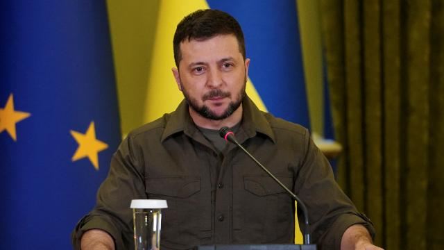 Zelenski: Avropanın Rusiyaya qarşı sanksiyalarının sürəti azalıb 