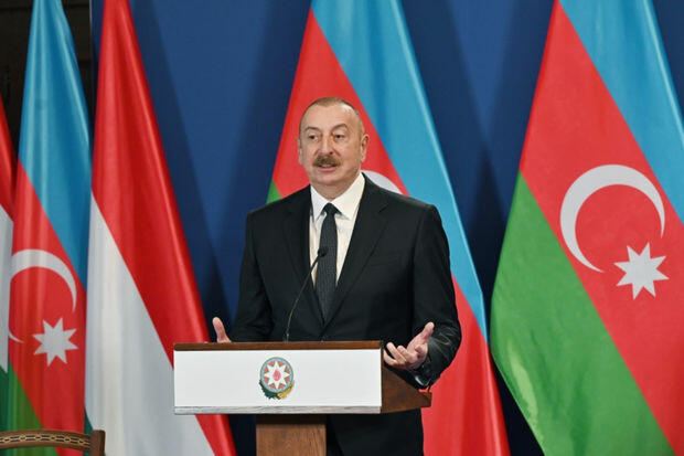 Prezident iclasda çıxış etdi - Yeniləndi 