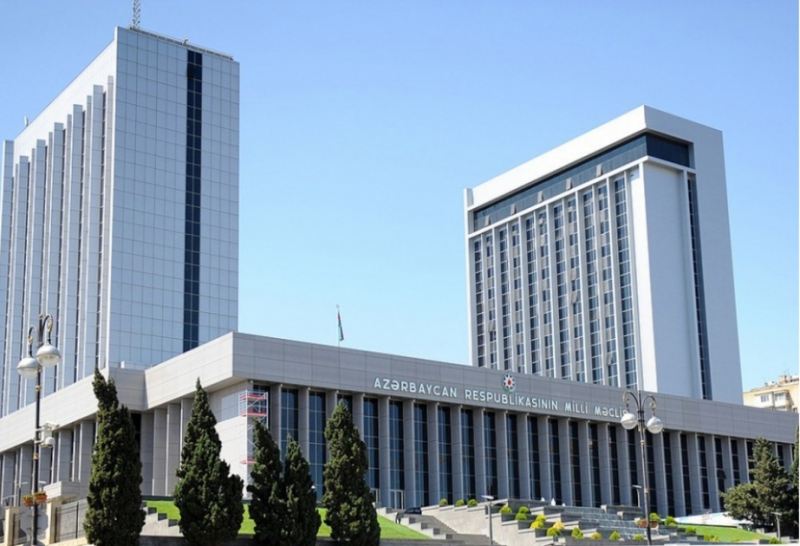Milli Məclis işçi axtarır - VAKANSİYA
