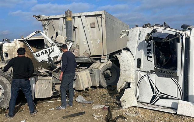 Bakı-Quba yolunda yük maşınları toqquşdu - Xəsarət alan var 