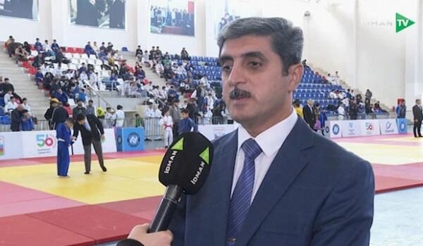 Azərbaycanda vəzifəli şəxs qəflətən öldü 