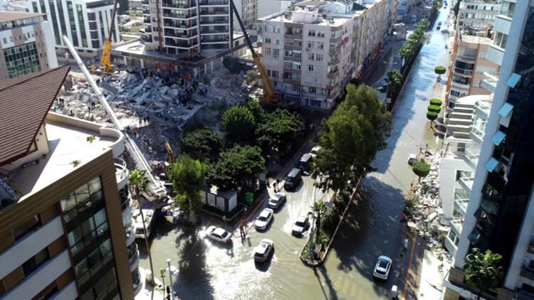 İskenderunda küçələri su basıb - binalar boşaldılır 