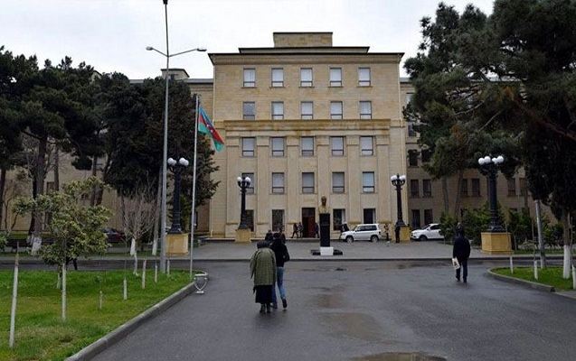 “Respublikanski”də xəstə özünü pəncərədən atdı 