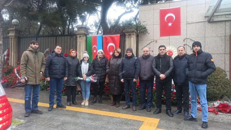 Jurnalistlər Türkiyə səfirliyində - zəlzələ qurbanları anıldı - Foto, Video