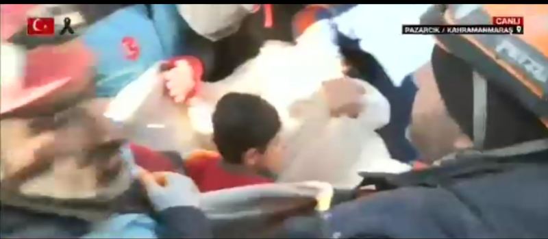 78-ci saatda möcüzə! Ana və 2 uşağı 4 gün sonra dağıntılar altından çıxarılıb 