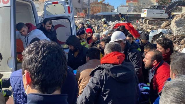 Adıyamanda bir nəfər zəlzələdən 104 saat sonra xilas edilib 