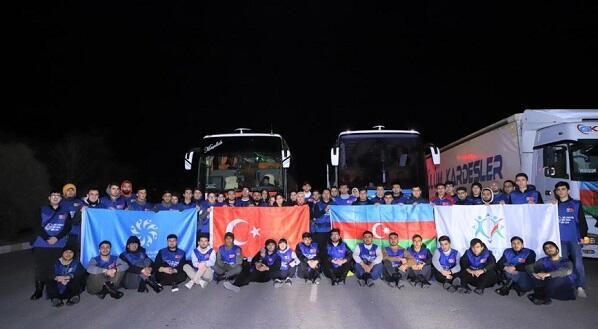 Azərbaycan könüllüləri Türkiyəyə getdi 